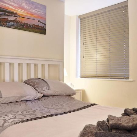 Cottages-Whitby - Bishops Cottage Уитби Екстериор снимка