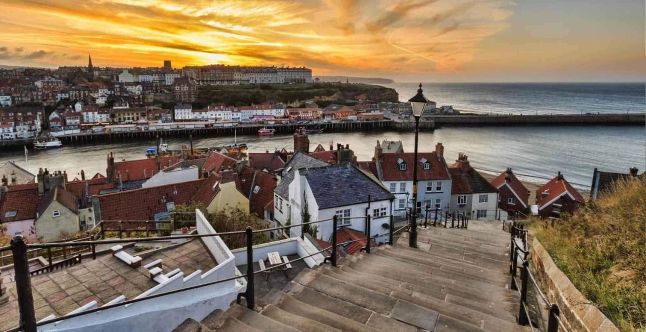 Cottages-Whitby - Bishops Cottage Уитби Екстериор снимка